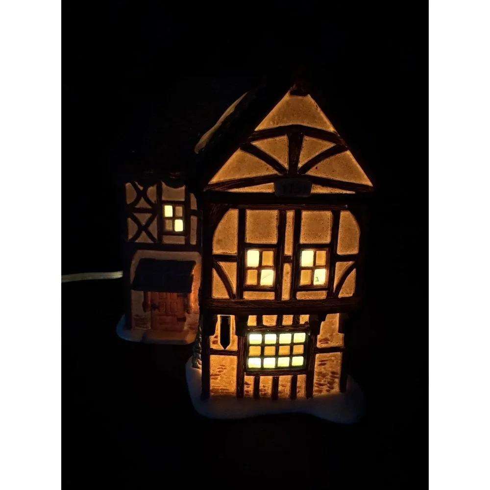 Vintage 1995 Department 56 Heritage Village T. Puddlewick Spectacle Shop Light